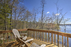 Red Cedar Retreat Peaceful Waterfront Cabin!